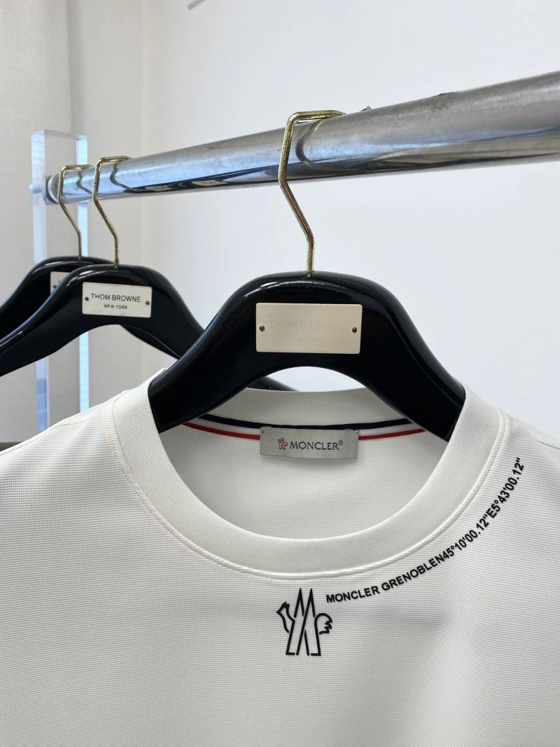 Moncler T-Shirts Timeless 141301