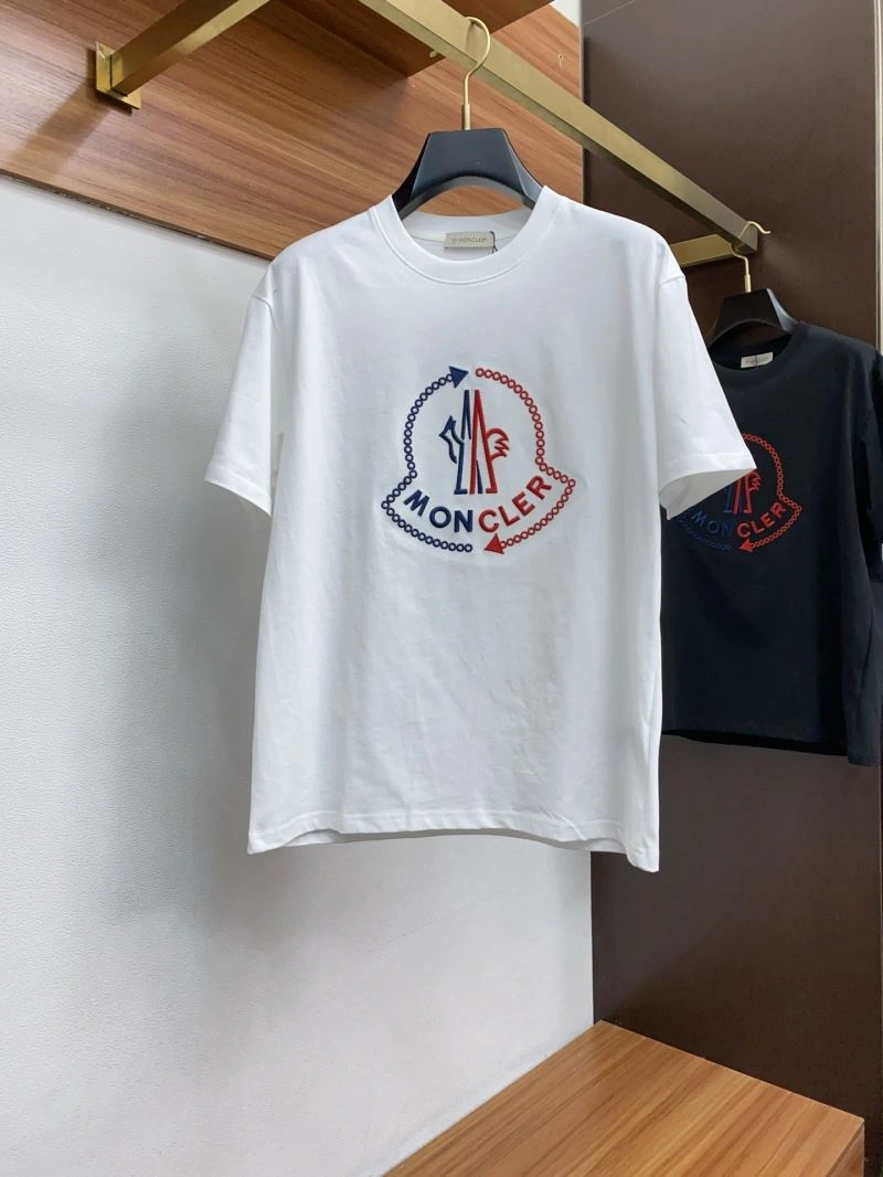 Moncler T-Shirts Soft 141262