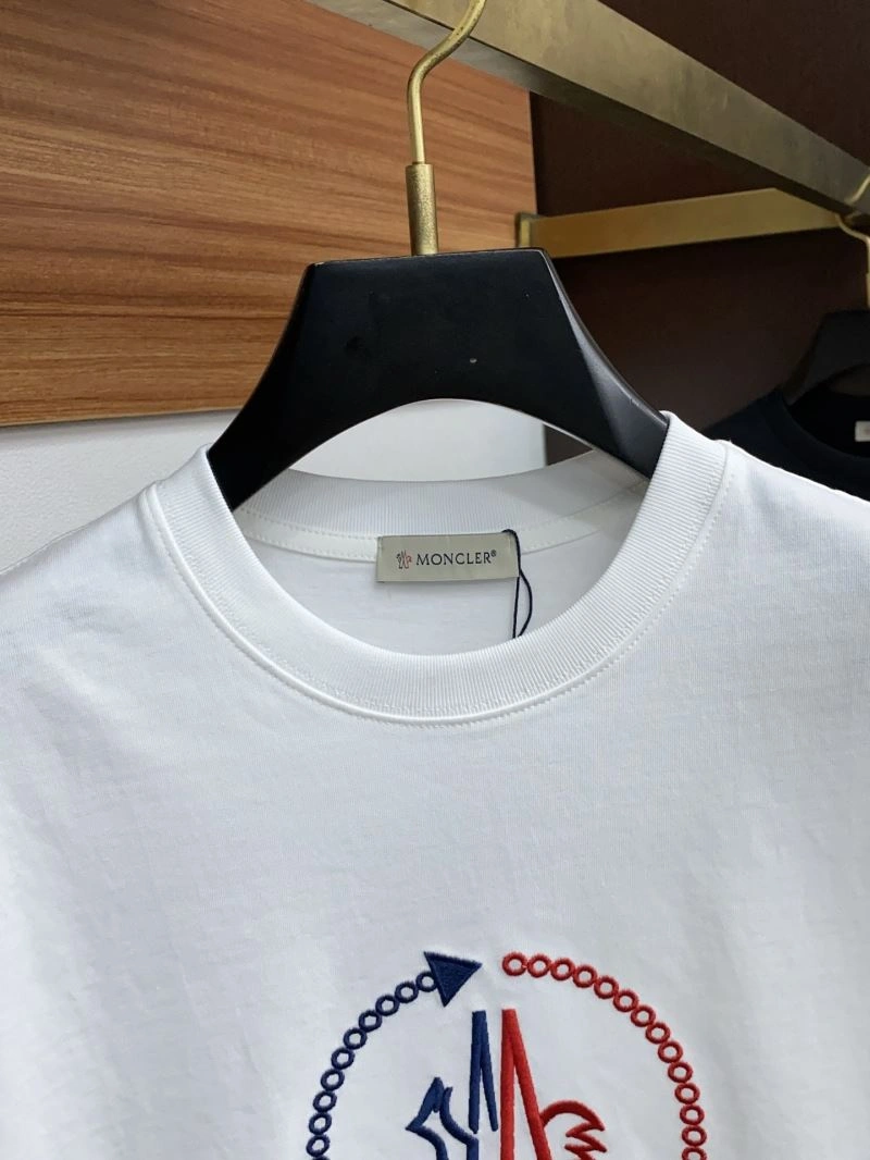 Moncler T-Shirts Soft 141262