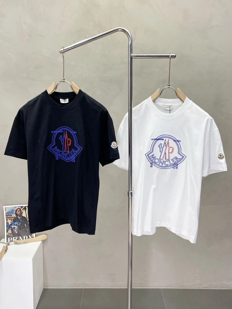 ZipUp Moncler T-Shirts 141270