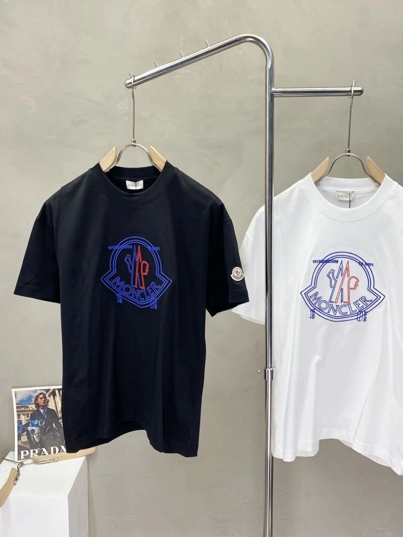 ZipUp Moncler T-Shirts 141270