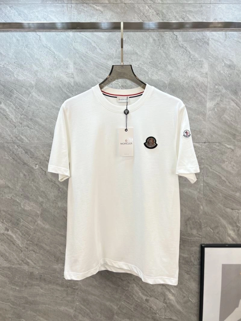Moncler T-Shirts Snug 141261
