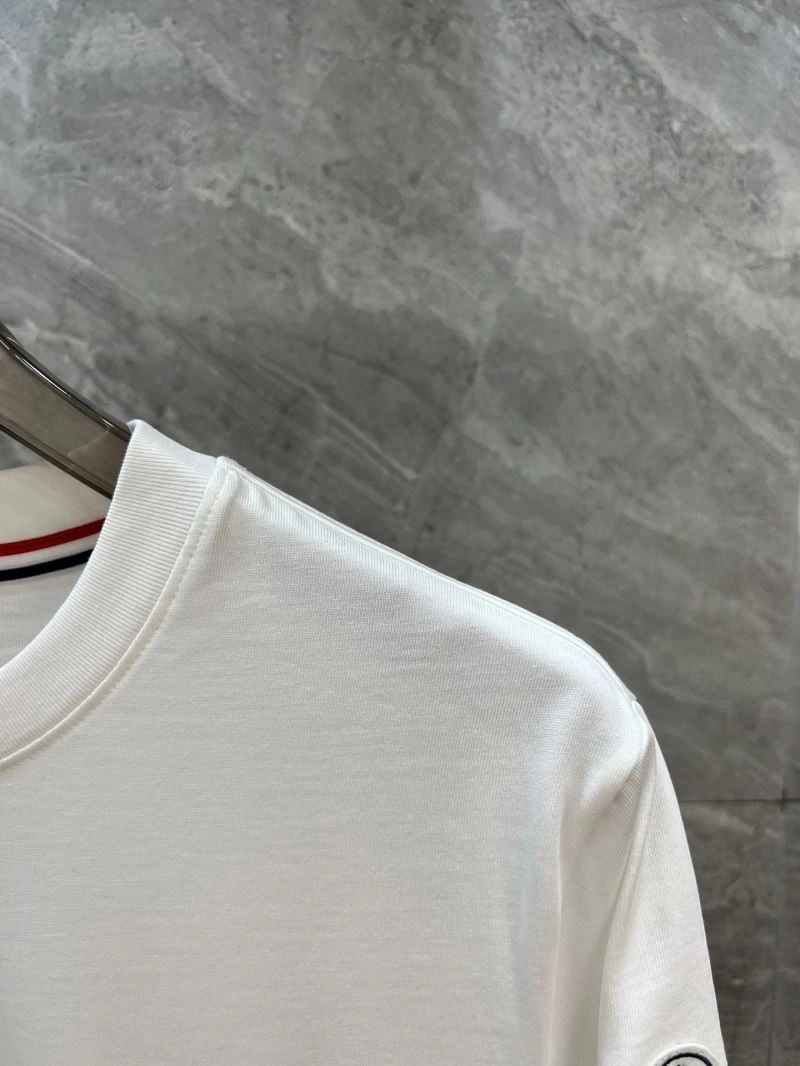 Moncler T-Shirts Snug 141261