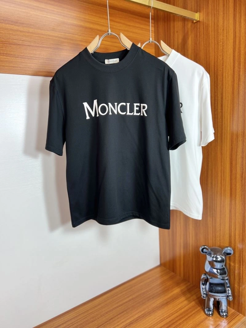 Moncler T-Shirts SmoothTexture 141258