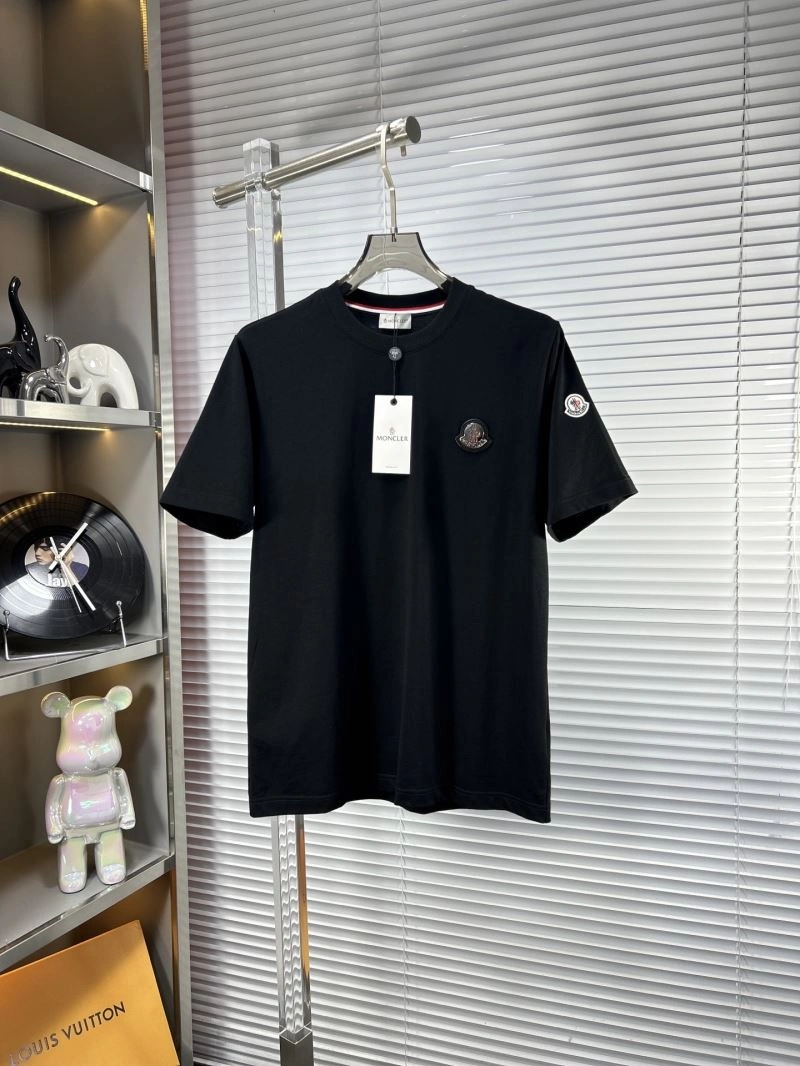 Moncler T-Shirts Flexible 141337