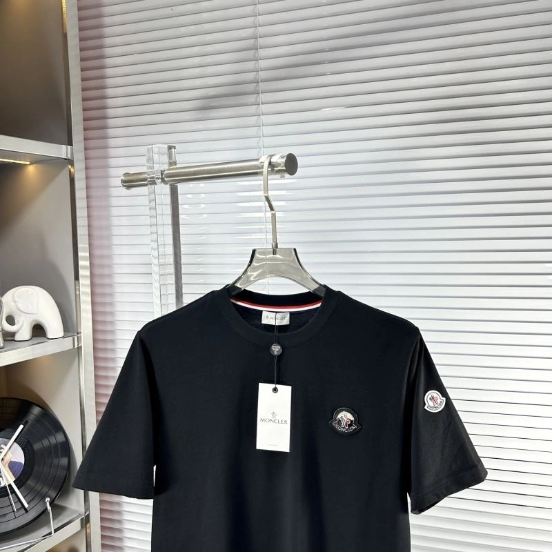 Moncler T-Shirts Flexible 141337
