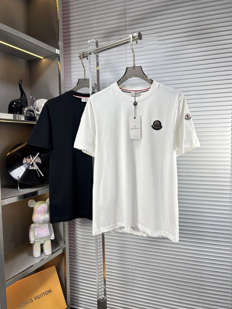Moncler T-Shirts Flexible 141337