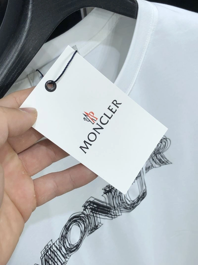 Moncler T-Shirts Supportive 141099