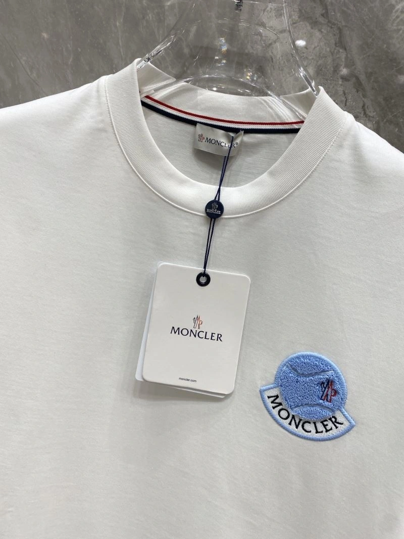 Moncler T-Shirts Durable 141097