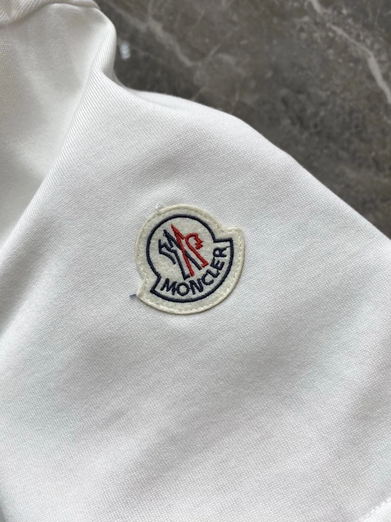 Moncler T-Shirts Durable 141097
