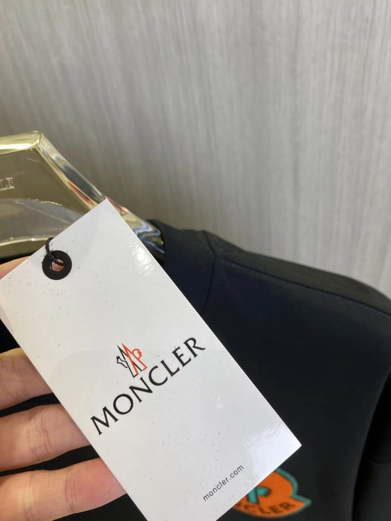 Premium Moncler T-Shirts 141094