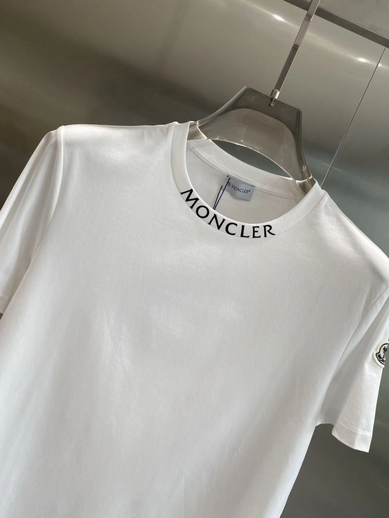 Moncler T-Shirts WeatherProof 141077