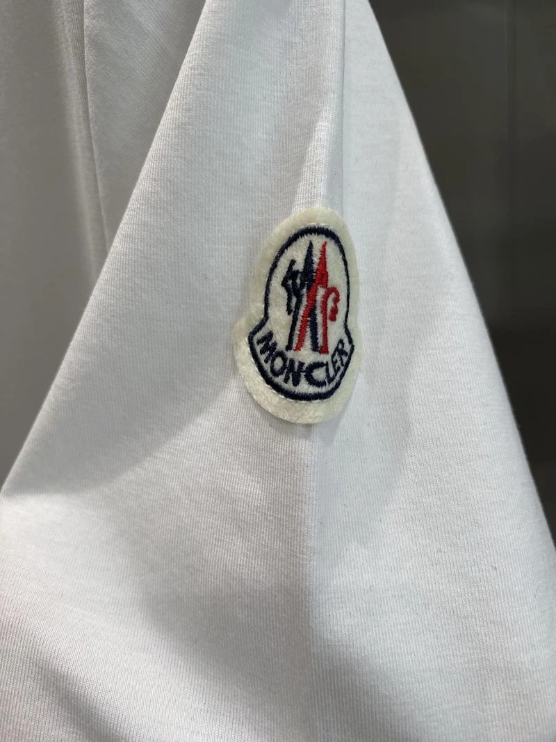 Moncler T-Shirts WeatherProof 141077