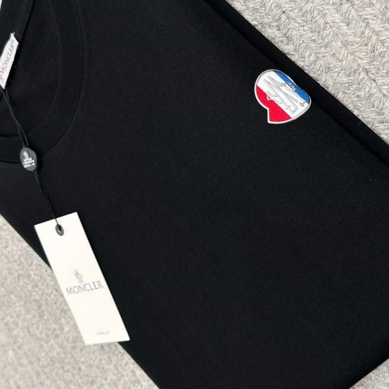 Upgraded Moncler T-Shirts 141072