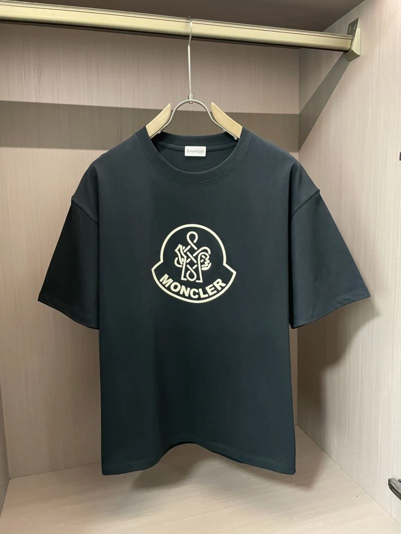 Moncler T-Shirts TimelessDesign 141093