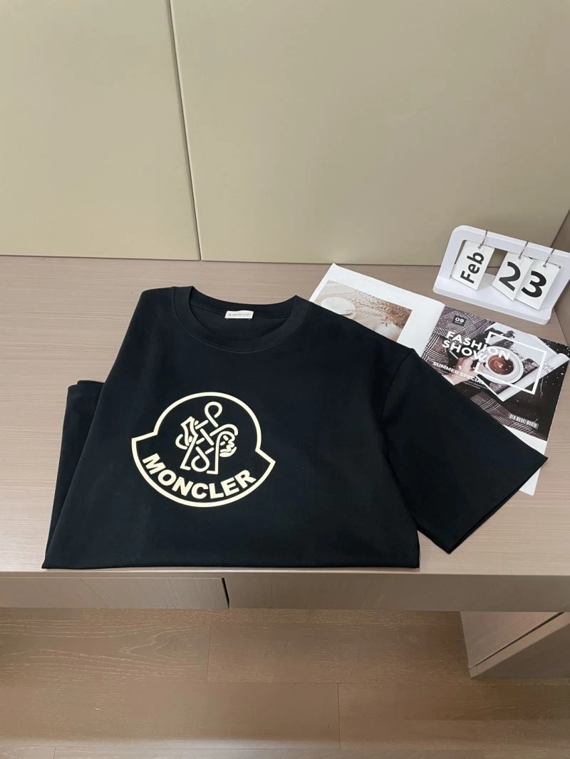 Moncler T-Shirts TimelessDesign 141093