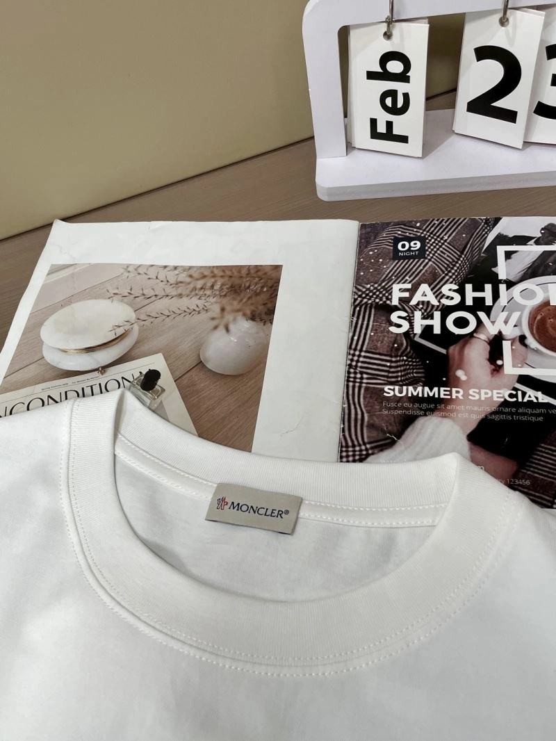 Moncler T-Shirts TimelessDesign 141093