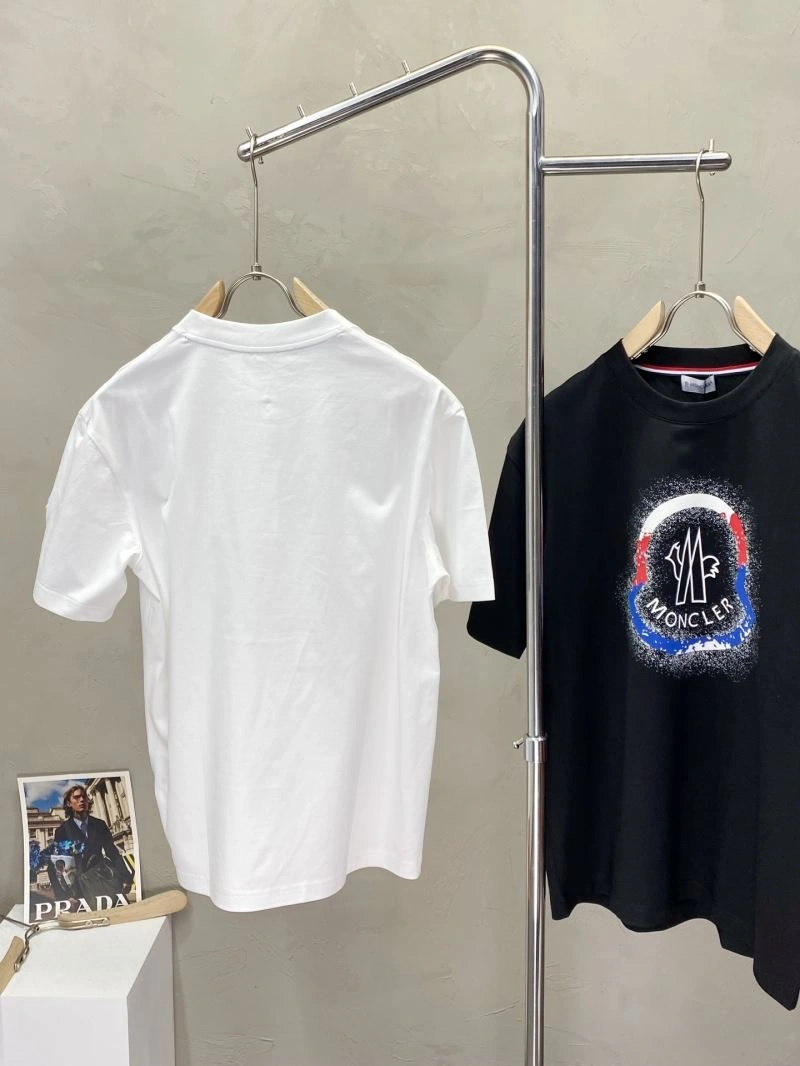 Moncler T-Shirts Compact 141086