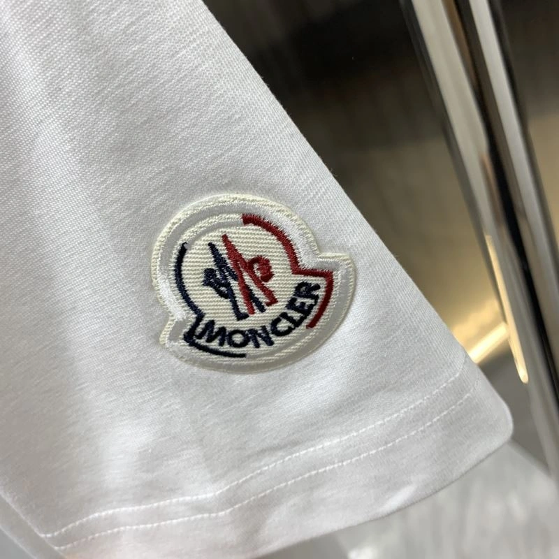 Upgraded Moncler T-Shirts 141070