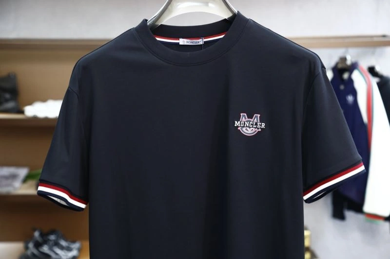 Moncler T-Shirts WeatherProof 141069
