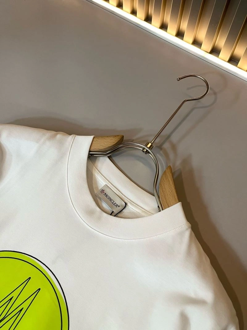 Practical Moncler T-Shirts 141045