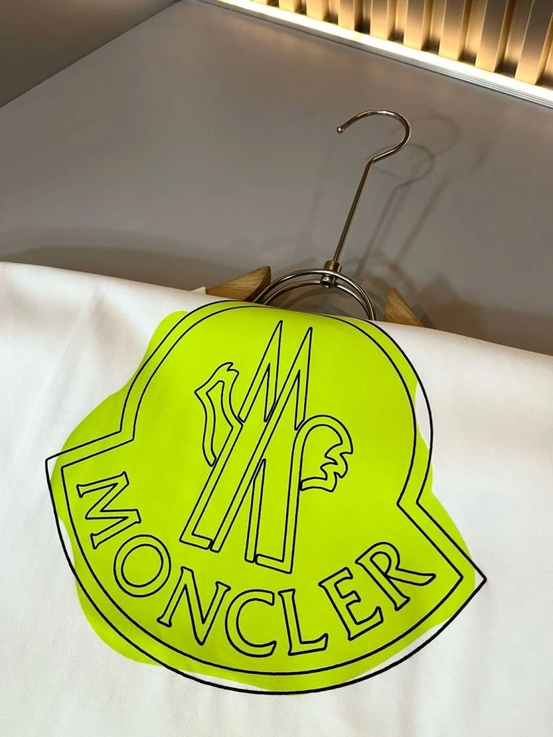 Practical Moncler T-Shirts 141045