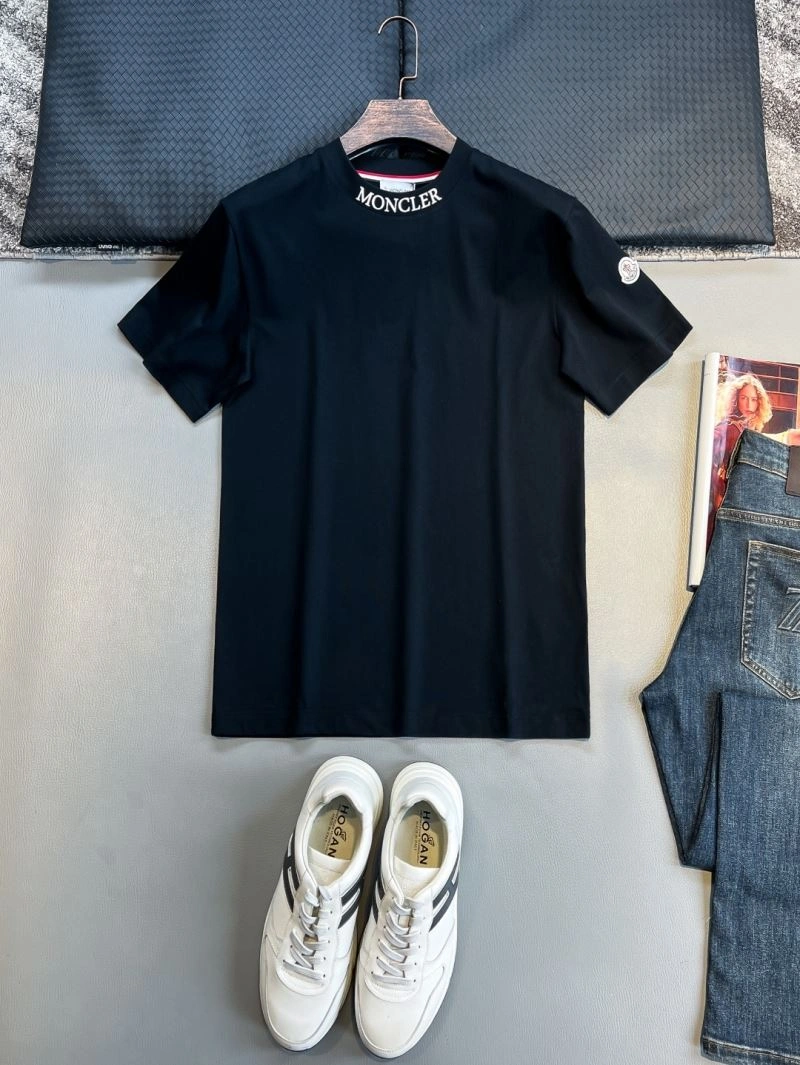 Moncler T-Shirts SunProtective 141036
