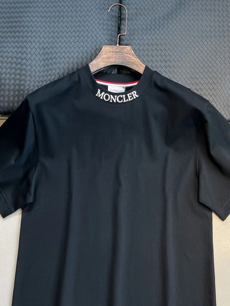 Moncler T-Shirts SunProtective 141036