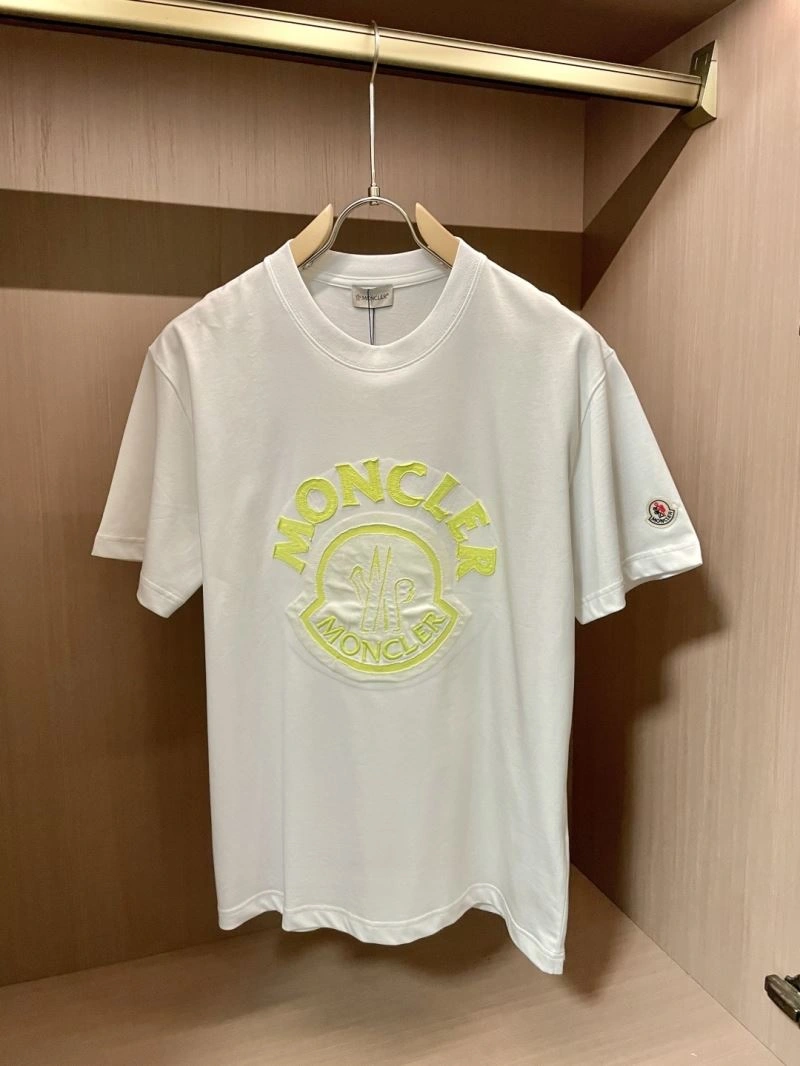 Moncler T-Shirts Neat 141034