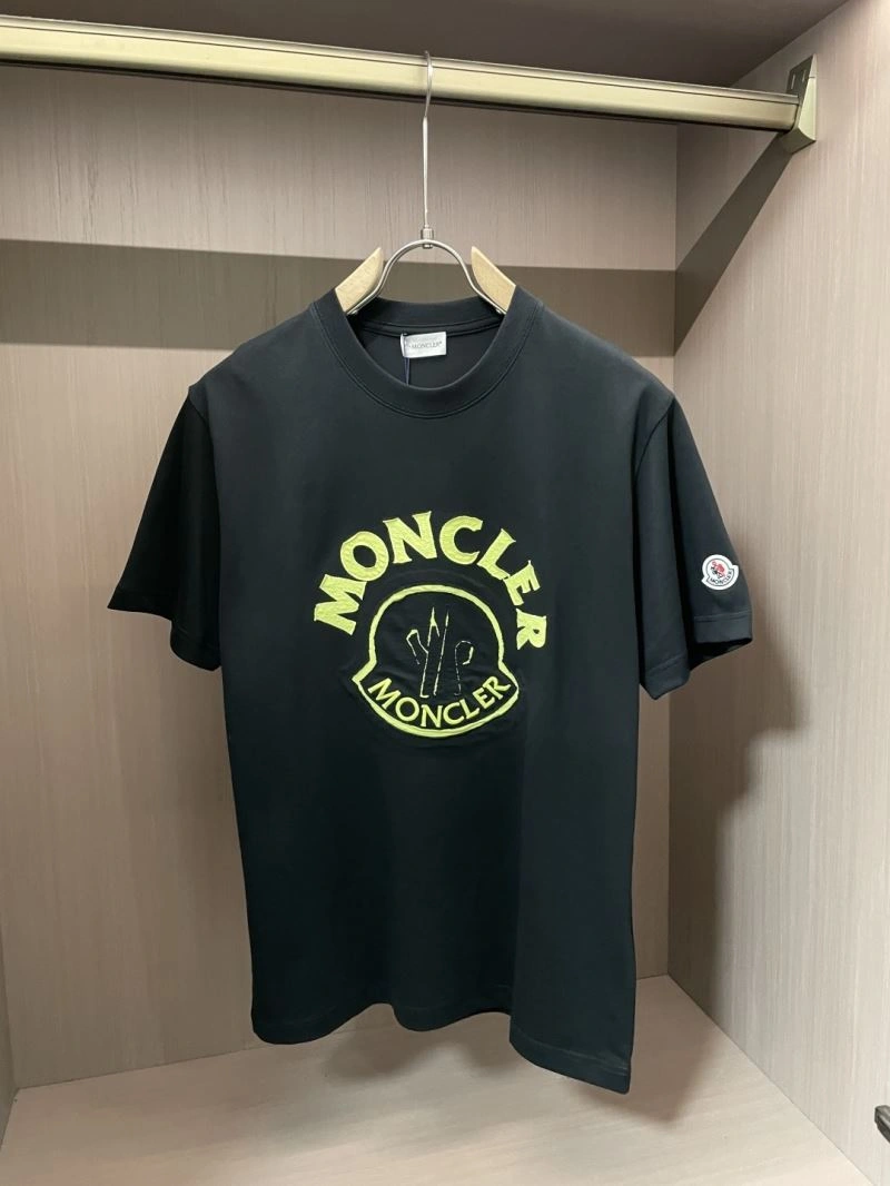 Moncler T-Shirts Neat 141034