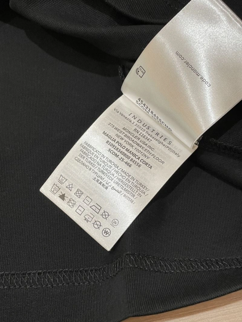 Moncler T-Shirts Neat 141034