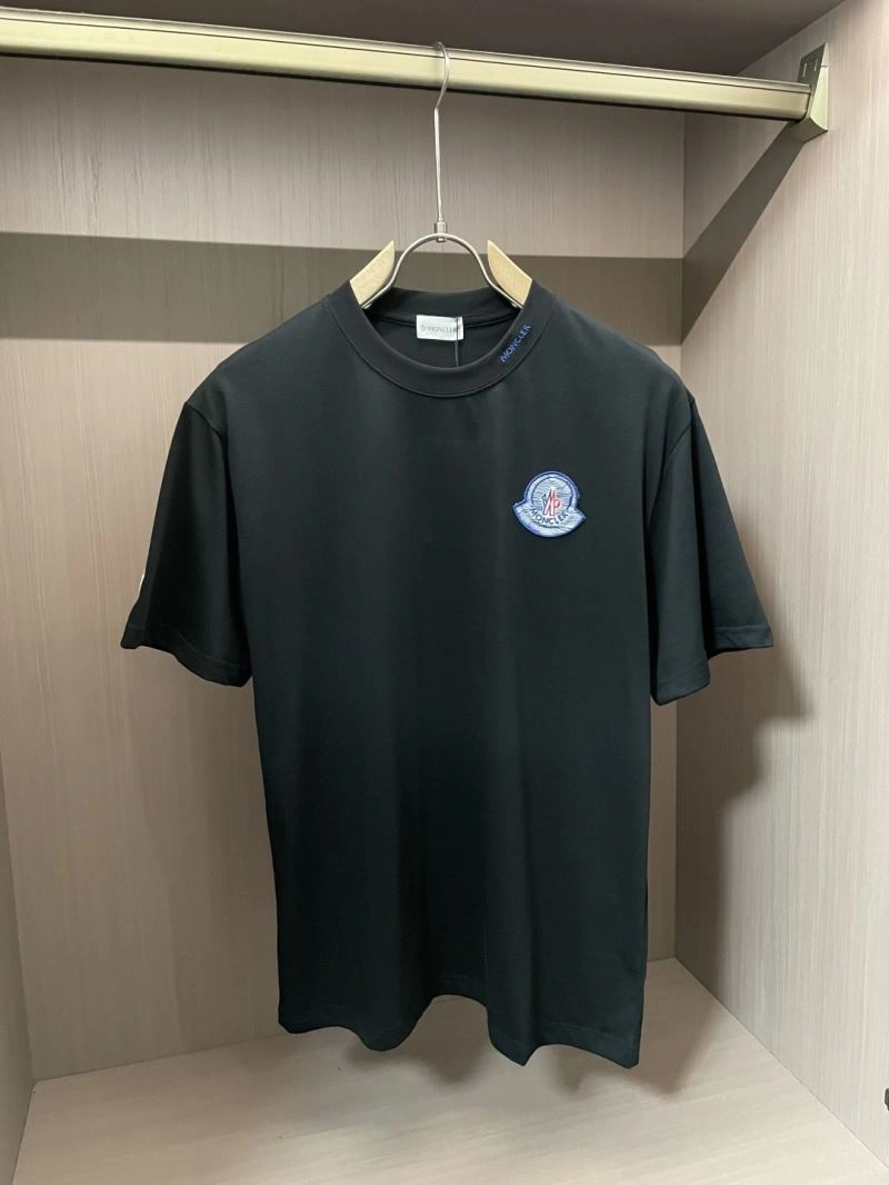 Moncler T-Shirts Breathable 141037
