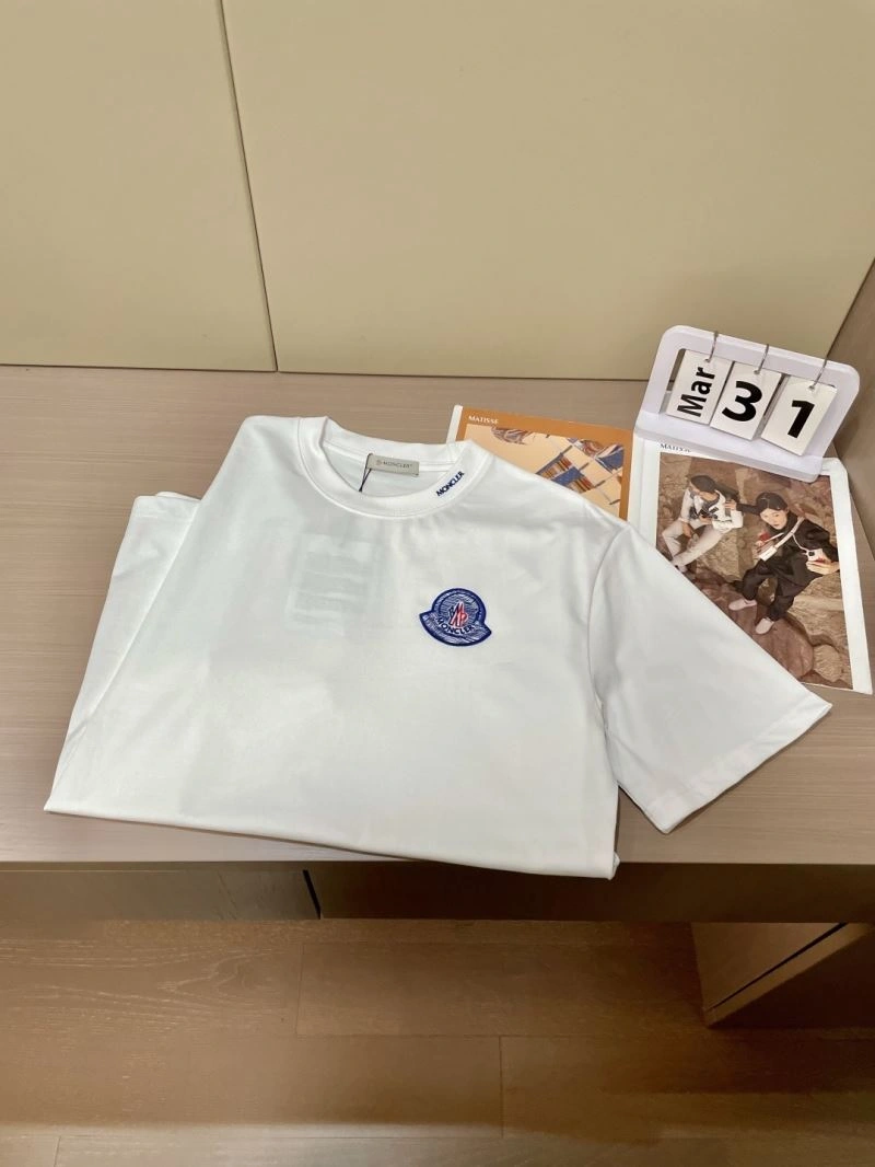 Moncler T-Shirts Breathable 141037