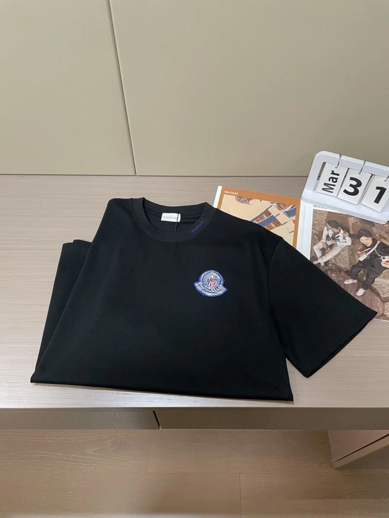 Moncler T-Shirts Breathable 141037