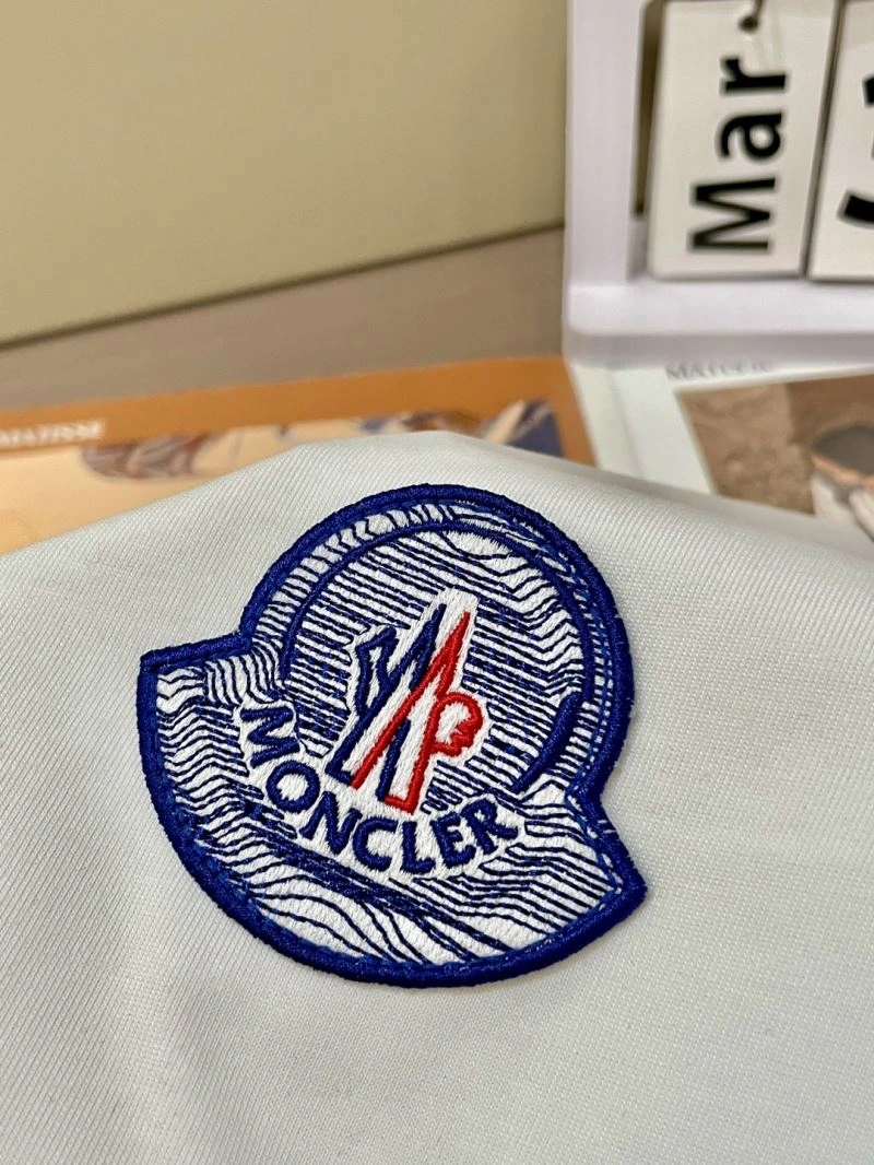 Moncler T-Shirts Breathable 141037