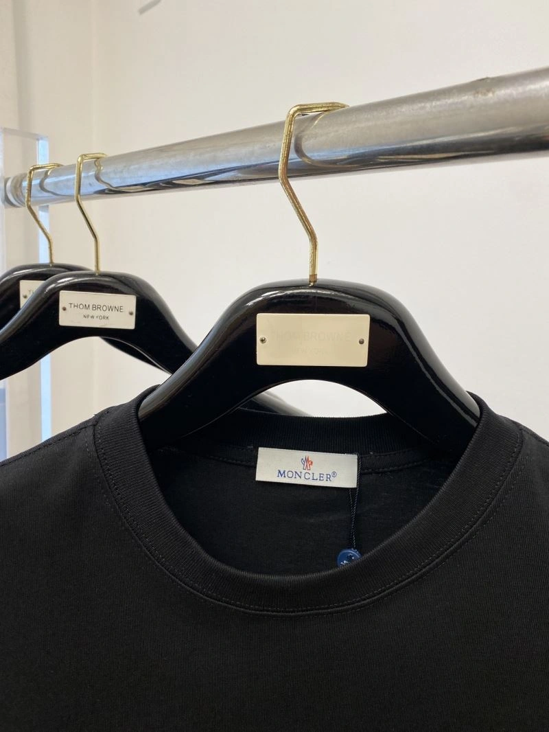 Reliable Moncler T-Shirts 141027