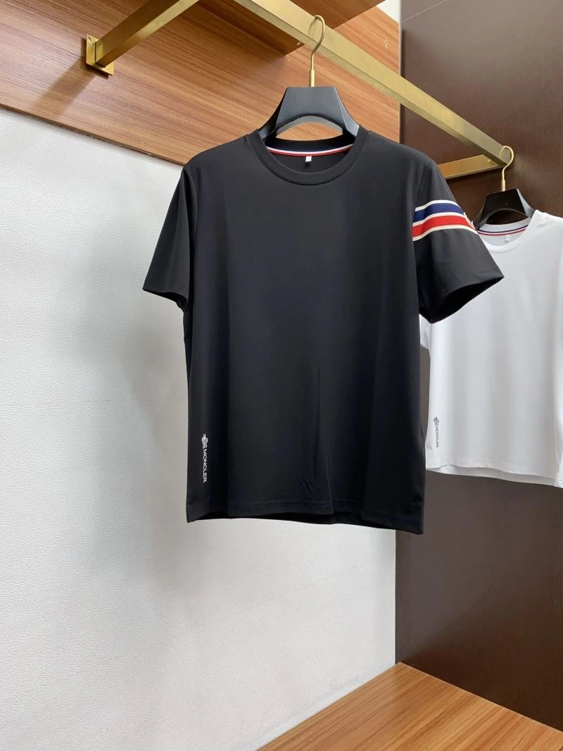 Moncler T-Shirts TimelessDesign 141033