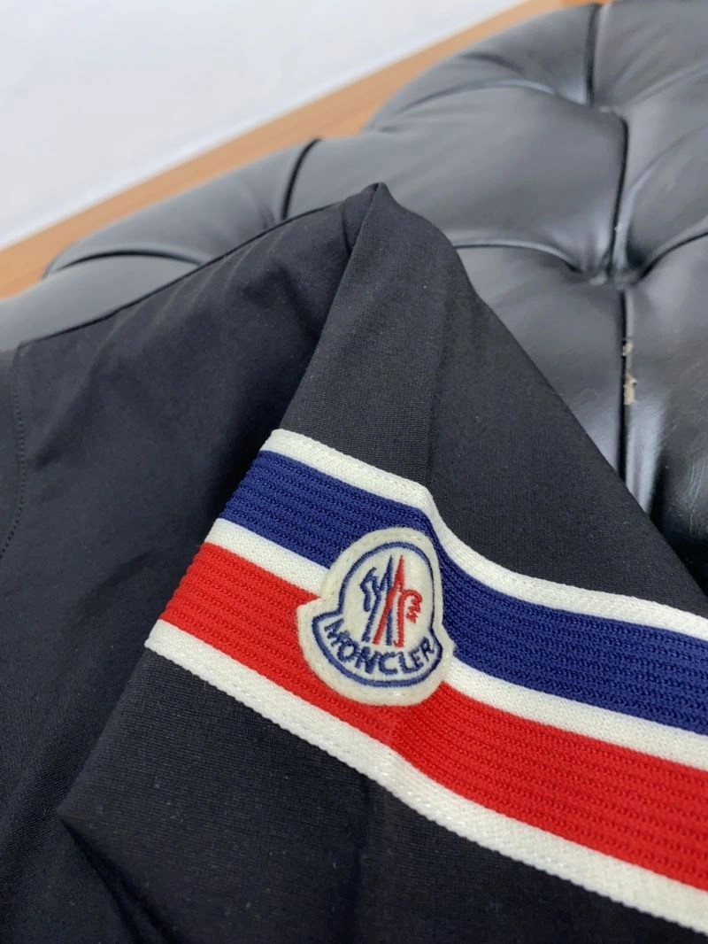 Moncler T-Shirts TimelessDesign 141033