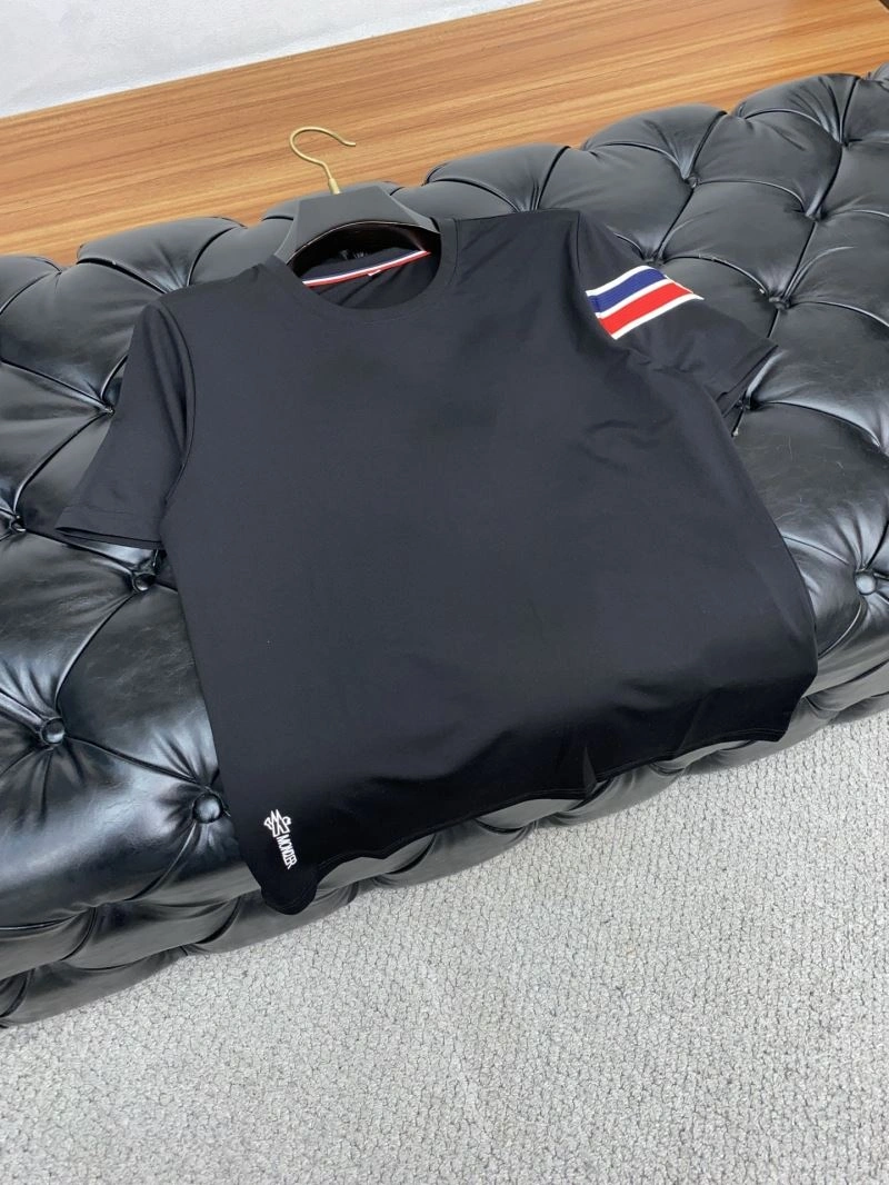 Moncler T-Shirts TimelessDesign 141033