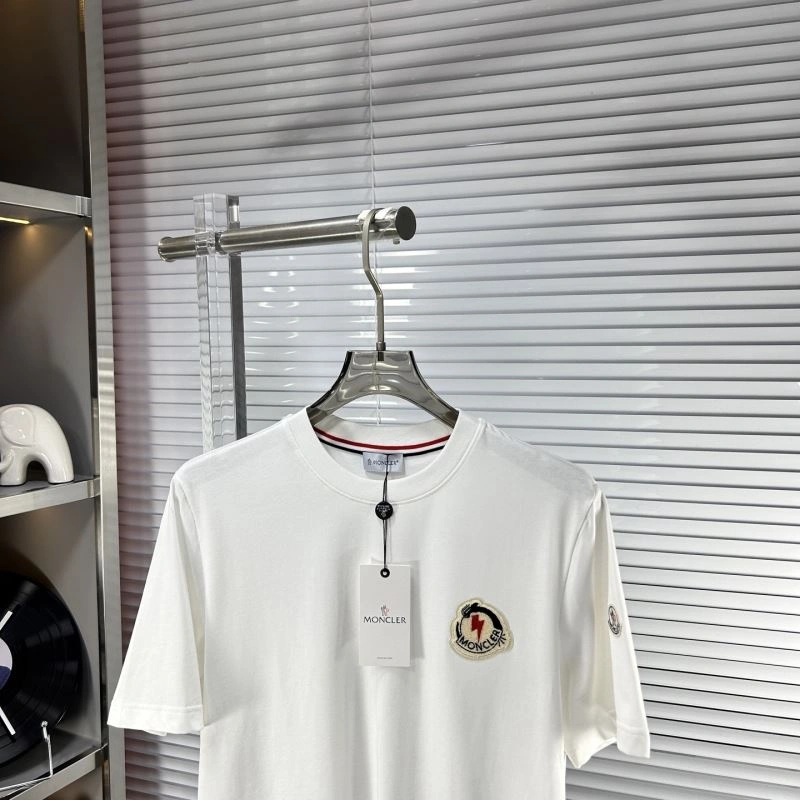 Moncler T-Shirts Minimalist 141024