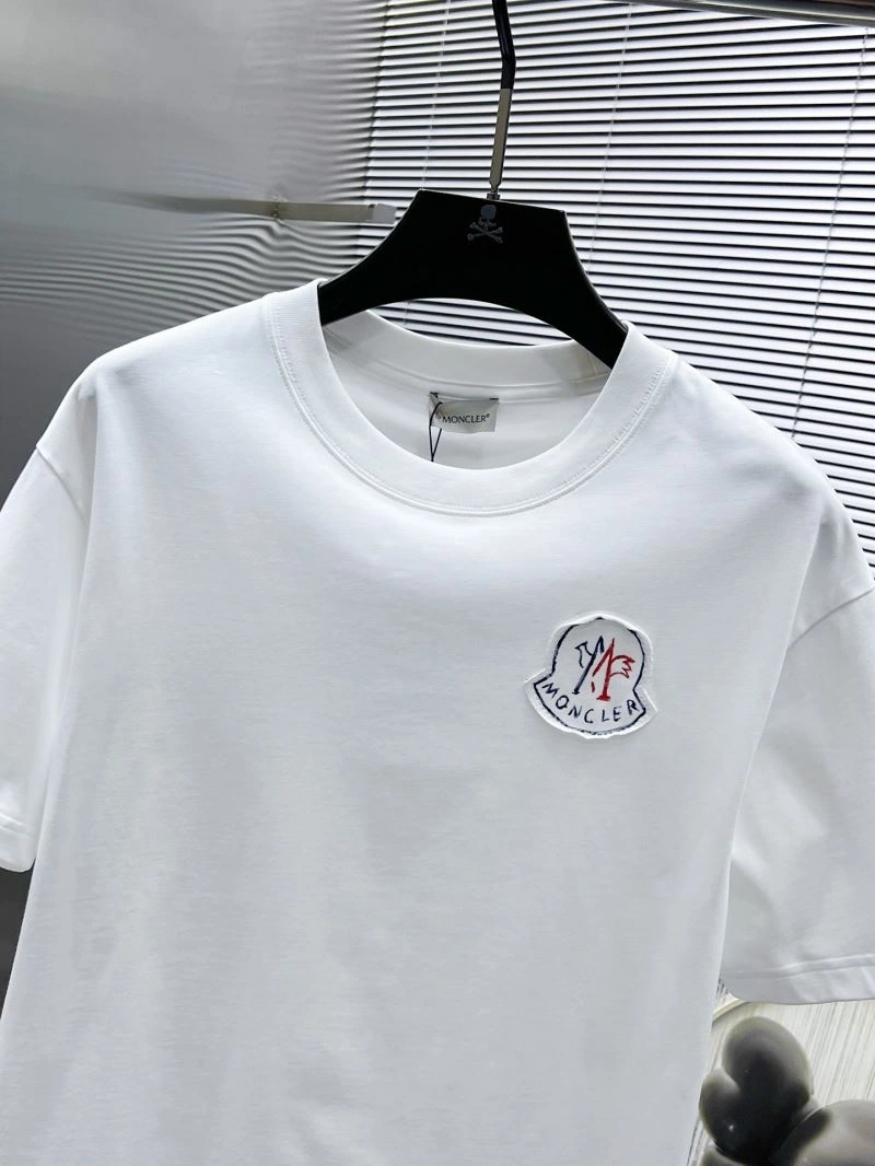 Supportive Moncler T-Shirts 140997
