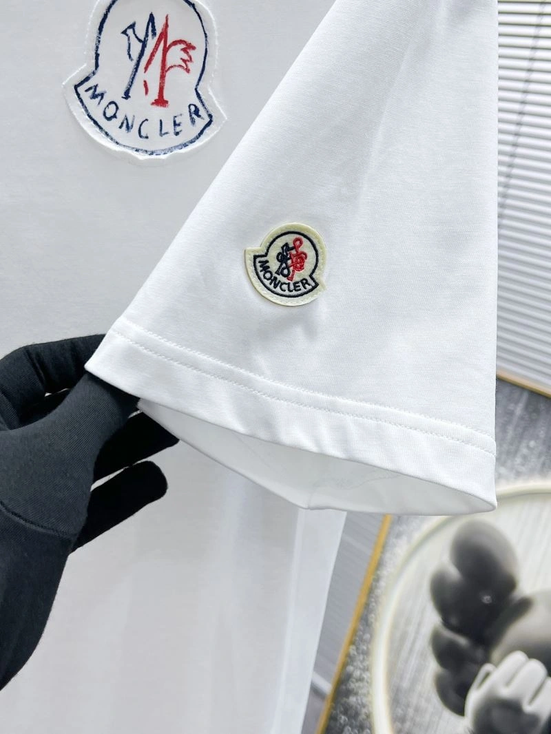 Supportive Moncler T-Shirts 140997