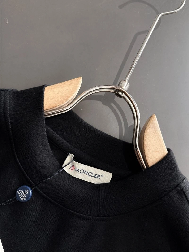 Moncler T-Shirts Practical 140983