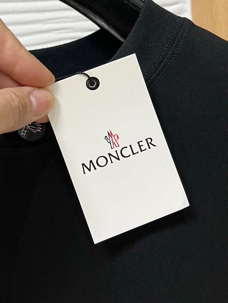 Moncler T-Shirts Youthful 139491