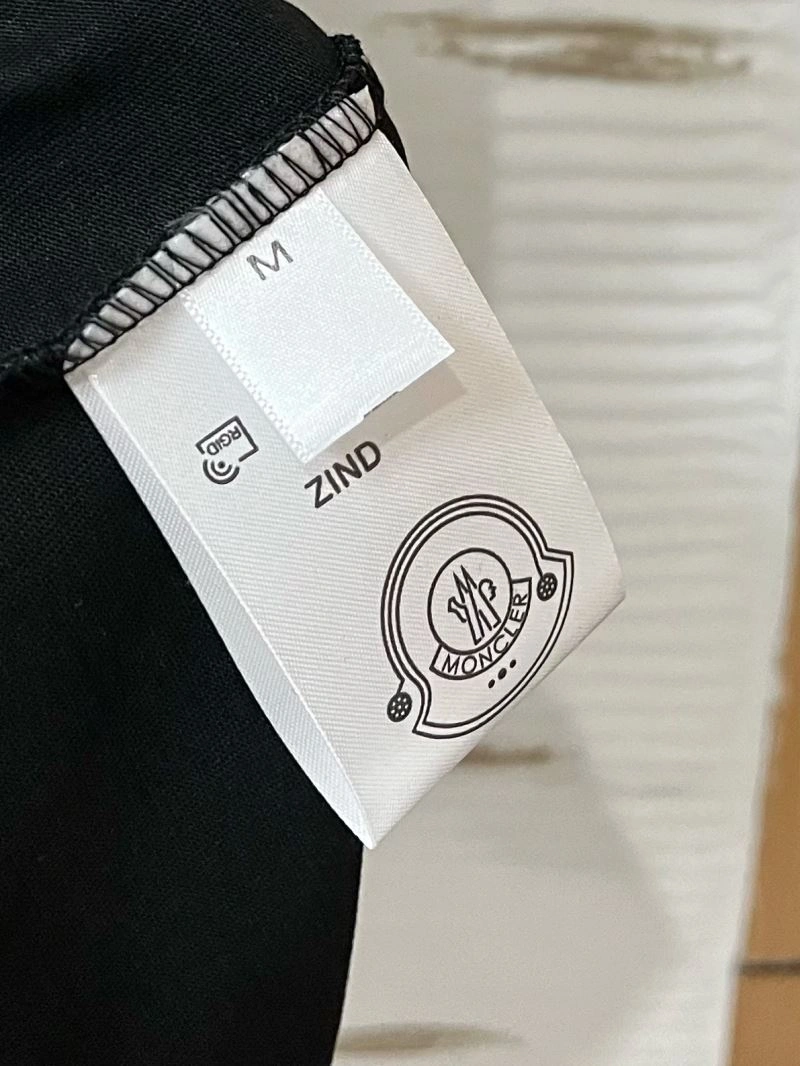 Moncler T-Shirts Youthful 139491