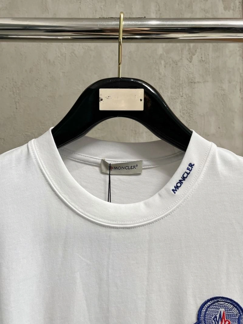 WellDesigned Moncler T-Shirts 140990
