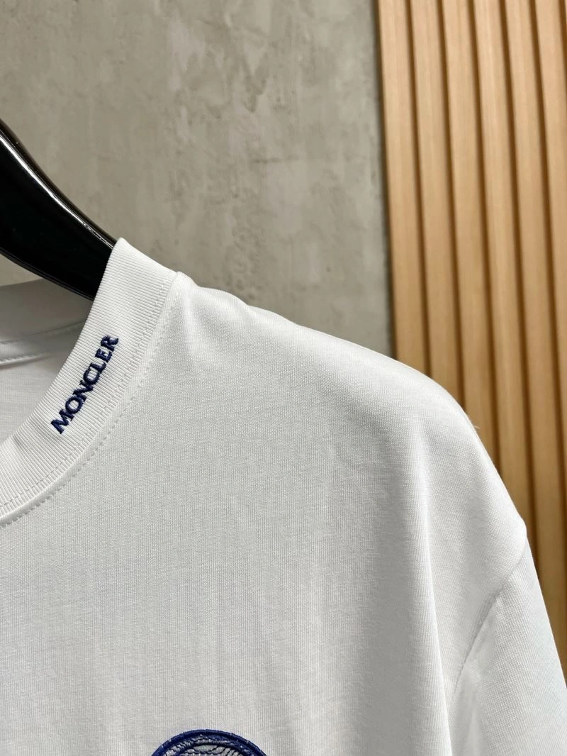 WellDesigned Moncler T-Shirts 140990