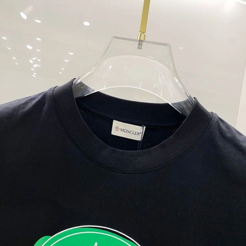 ComfortFit Moncler T-Shirts 140982