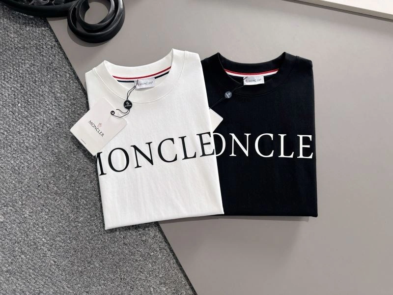 Moncler T-Shirts Comfortable 140980