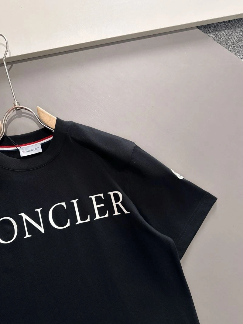 Moncler T-Shirts Comfortable 140980